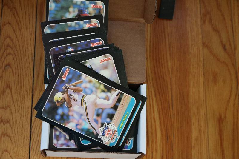 Box of 1987 Donruss Big Baseball ca...