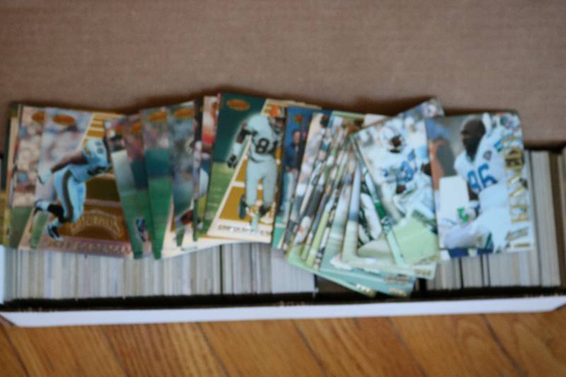 Box of Mixed Football cards...