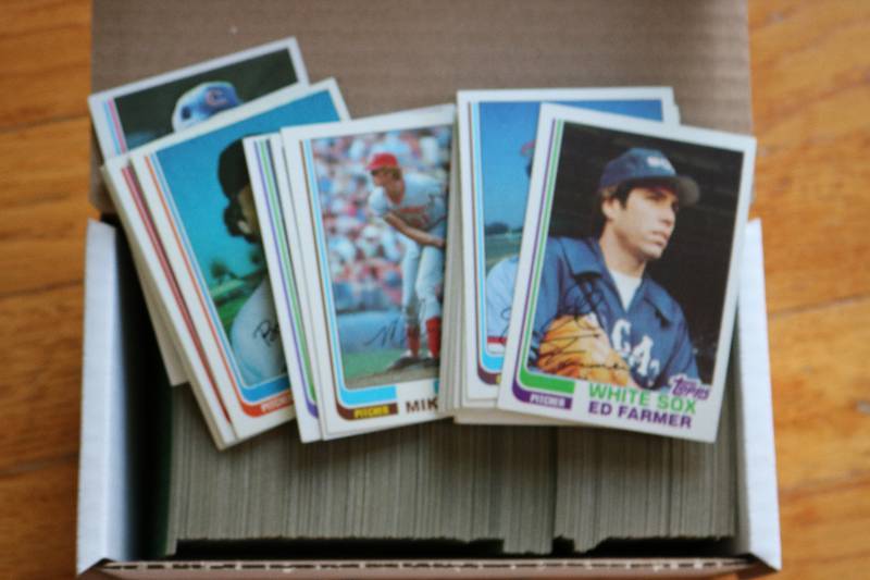 Box of1982 Topps Baseball cards...