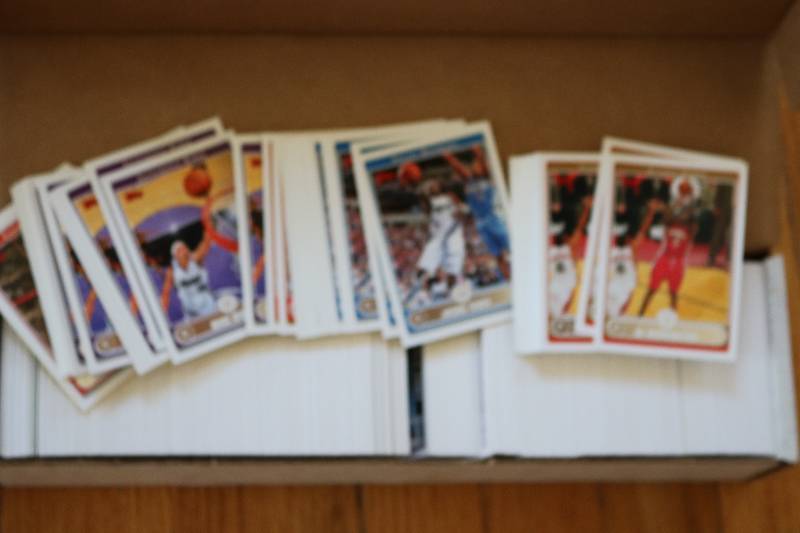 Box of 2006-07 Topps Basketball car...