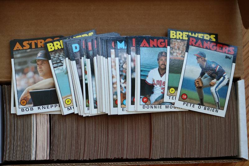 Box of 1986 Topps Baseball cards...