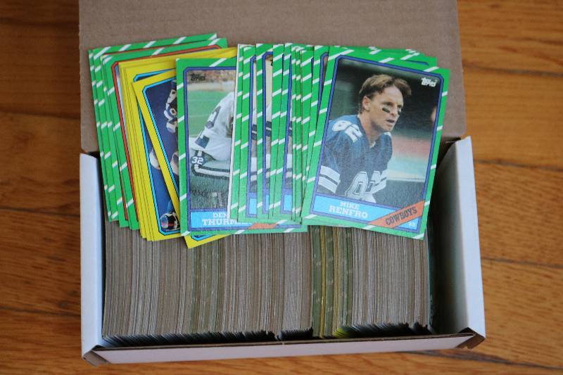 Box of 1984 Topps Football cards...