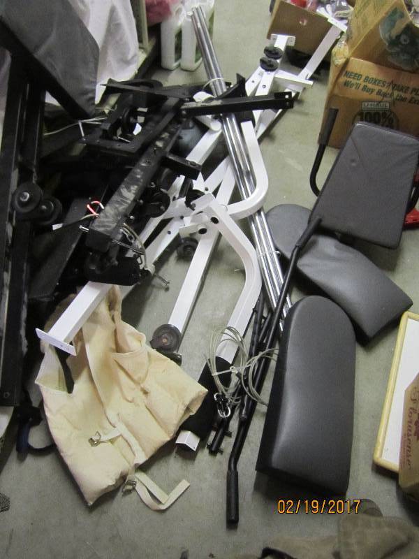 Weider heavy grade weight bench.  A...
