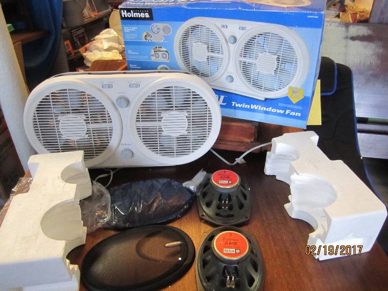 2 Pontiac AMR car speakers with Pio...