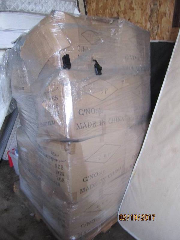 Pallet of older model cell phone ho...
