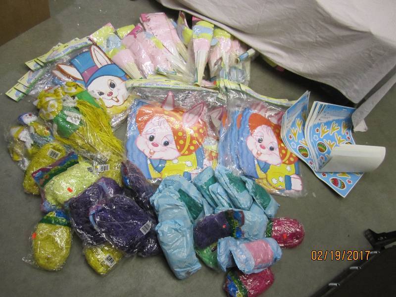 Lot of Easter  spring dcor...