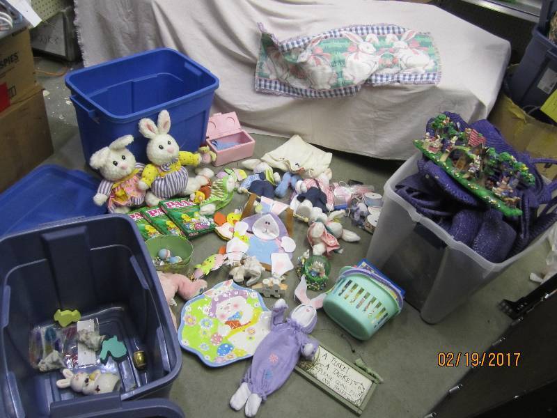 Huge value lot of nice Easter items...