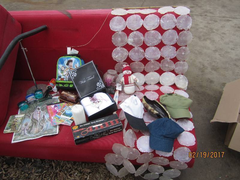 Lot of decorative items...