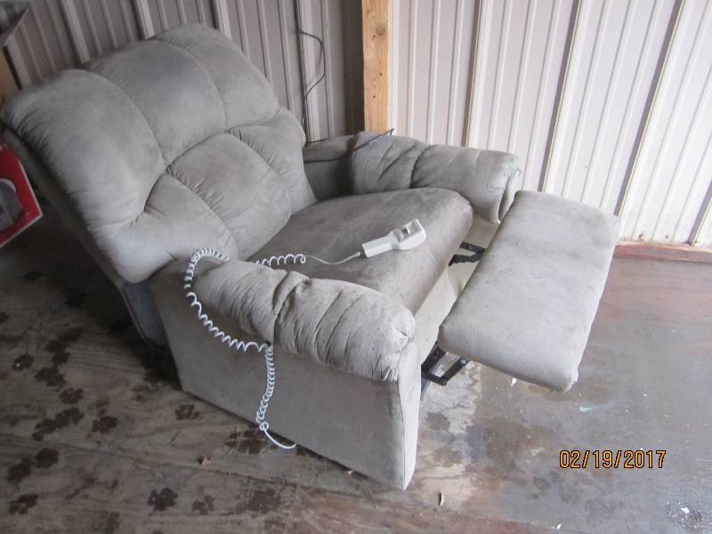 Electric lift  recliner chair, see...