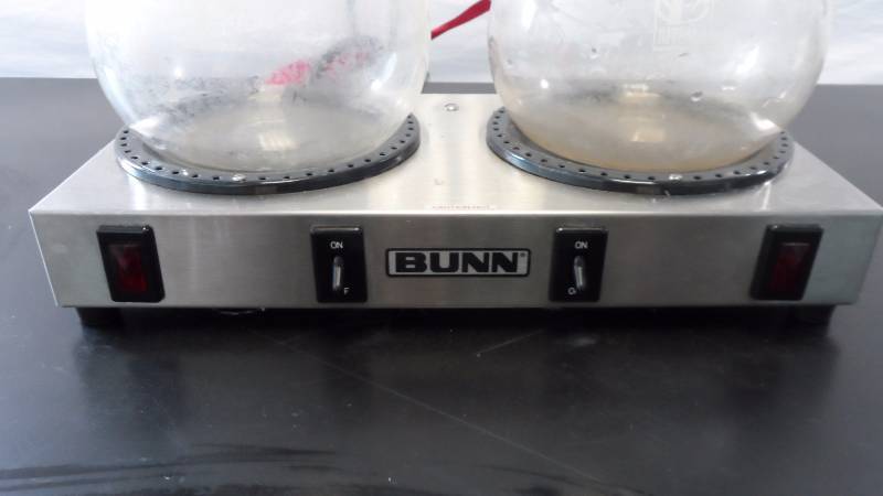BUNN Coffee Warmer w 2 Pots