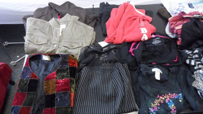 16pc. Womens Clothing Lot