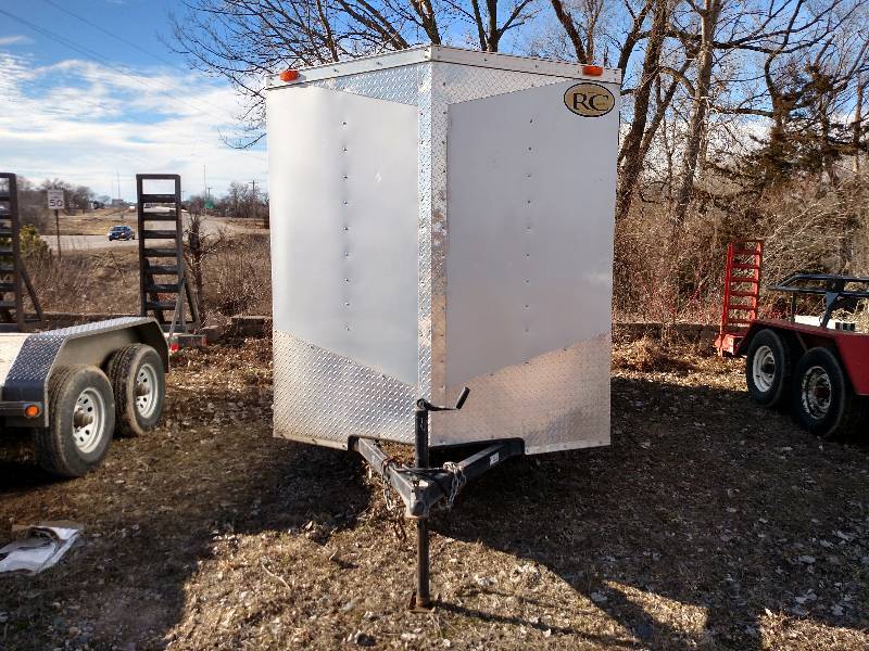 lot 3 image: 2012 RC Trailers 12 x 6 Enclosed Trailer