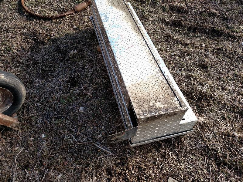 lot 12 image: Weatherguard Aluminum Tool Box, 46 ...