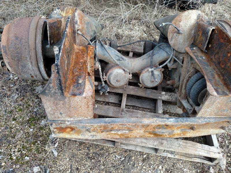 lot 26 image: Tag Axle...