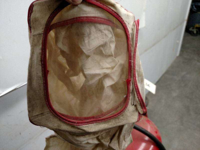 lot 36 image: Sandblaster with Pot , & Hood, Miss...