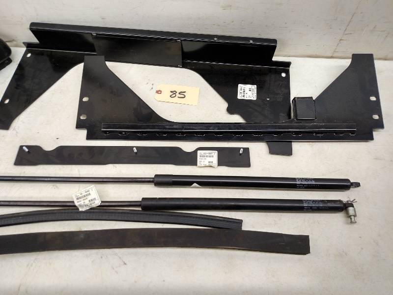lot 85 image: Caterpillar B-Series Cab Door Frame...