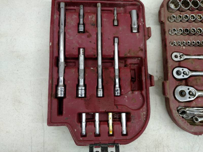 lot 102 image: Toolbox with Tools...