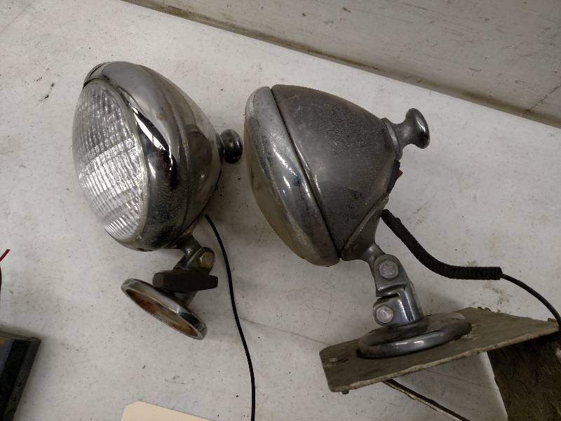 lot 107 image: (2) 12 v. Lights, Plow Light, & Bra...