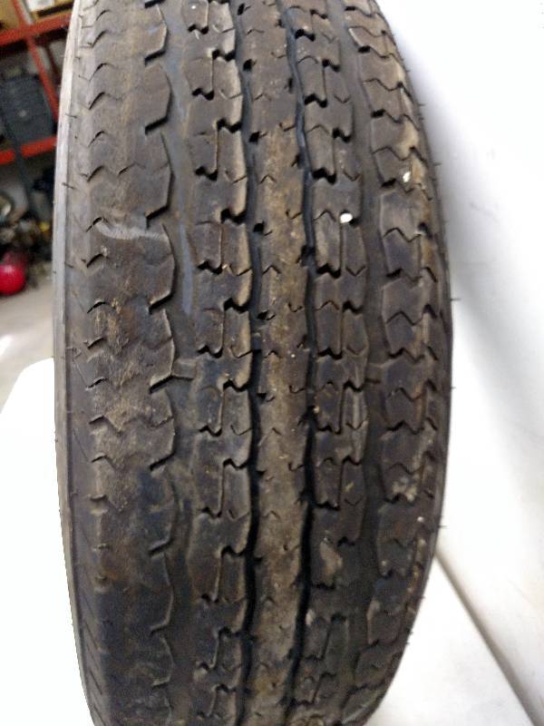 lot 128 image: Power King Towmax STR ST23575R15 T...