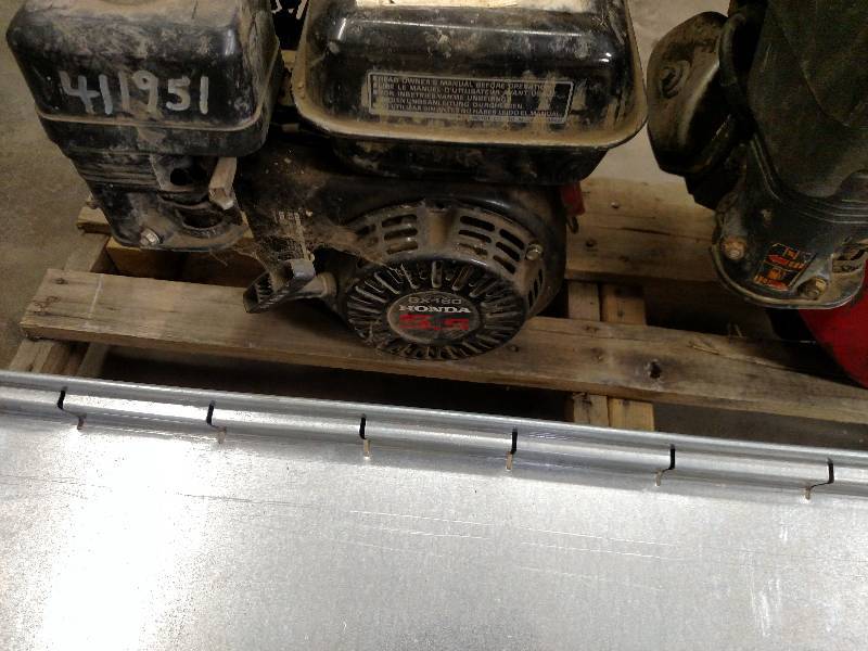 lot 131 image: (2) Honda Engines for Parts & Misc....
