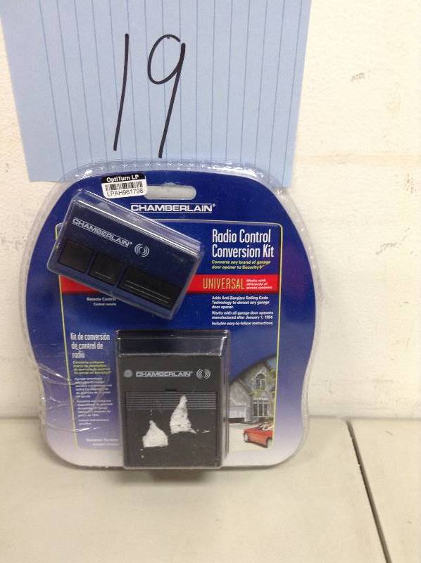 Chamberlain Universal Remote Control Replacement Kit Never used