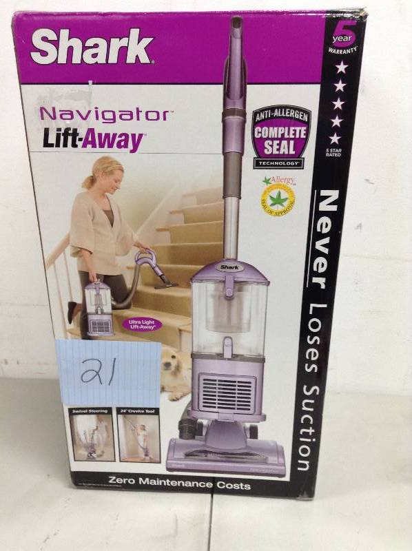 Shark Navigator Lift Away in like new condition