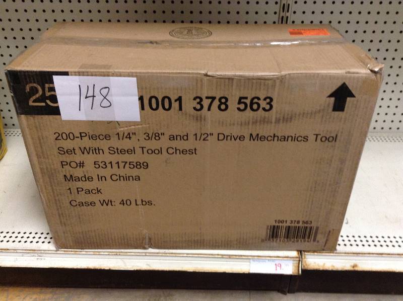 Husky 200 Piece 14 38 and 12 Drive Mechanics Tool set with Steel Tool Chest new