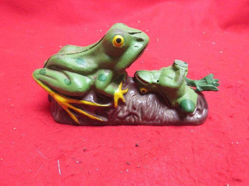 lot 237 image: Cast Iron Mechanical Bank - Two Frogs Bank