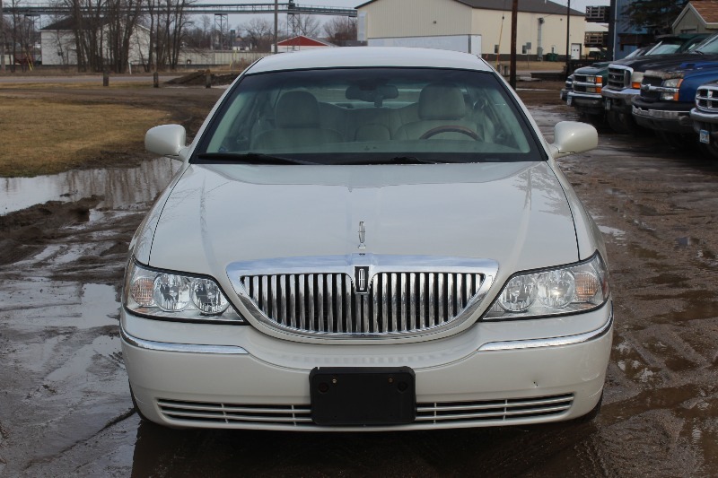 2004 Lincoln Town Car Ultimate Edition - Rust Free ND Car