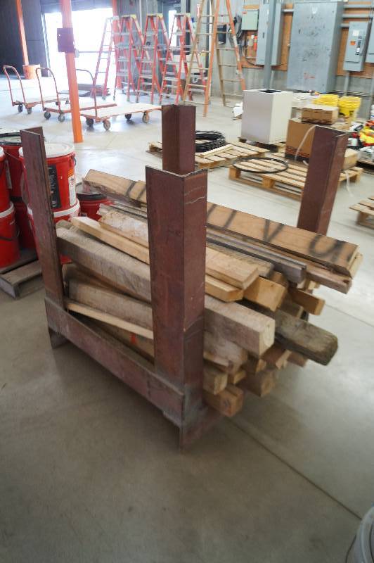 Metal stand w Lumber