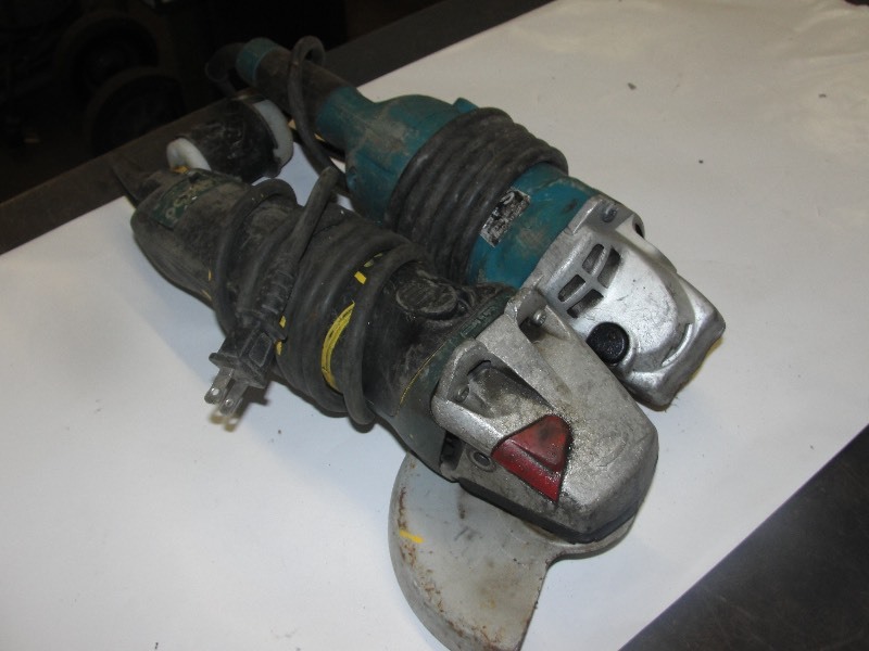 1 Metabo    1 Makita  Grinder