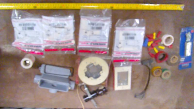 lot 44 image: Misc. Electric pieces � See pictures for detail