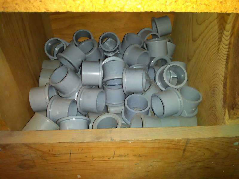 lot 66 image: 1 � Inch threaded couplers and 1 and 1 � inch reducers� see pictures