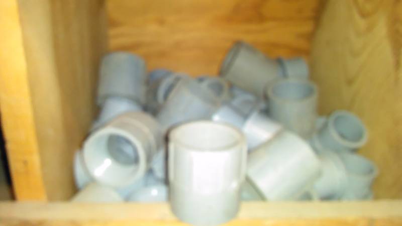 lot 71 image: � to 1 inch Reducers �threaded and unthreaded -  see pictures