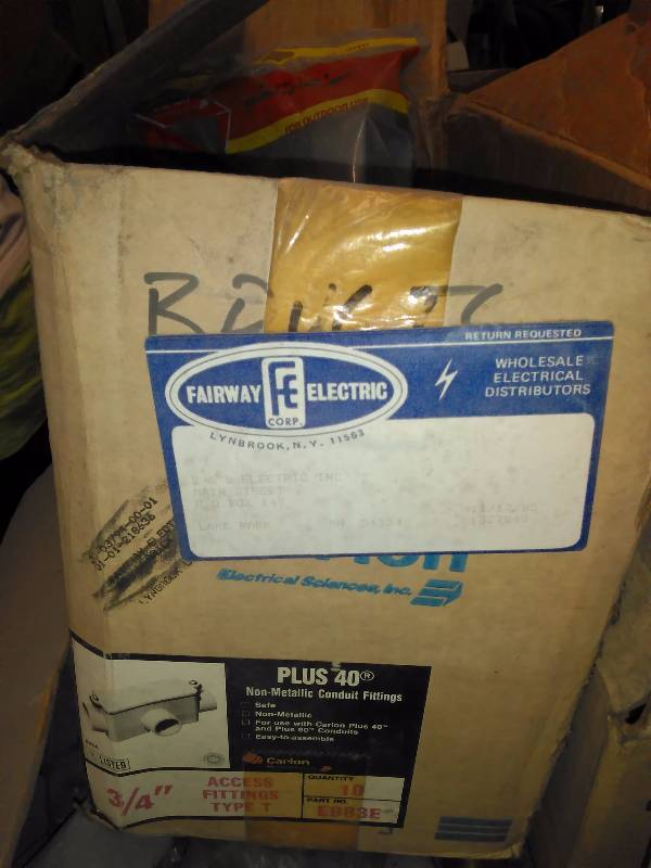 lot 75 image: � Inch Conduit Access Box Fitting, Type T (10)