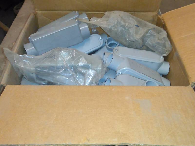 lot 78 image: � Inch Conduit Access Box Fitting, Type T (10)