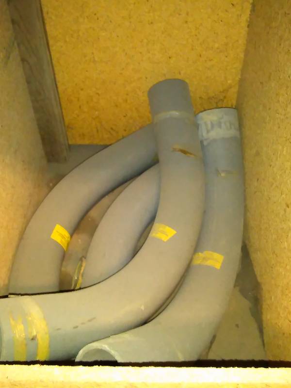 lot 85 image: 2.5 Inch Cantex 90-degree Bends (4)