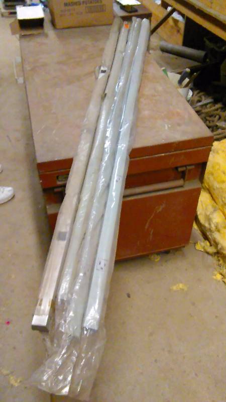 lot 107 image: Outlet Strip, G-20 115V 15Amp 6 ft. long (4)