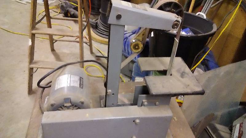 lot 118 image: Delta Sander  Grinder, Model 62-144, working condition