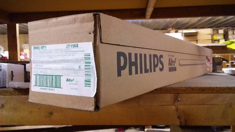 lot 140 image: Phillips Model 281568 (30 florescent lamps) Alto 800 Series, 4 ft.