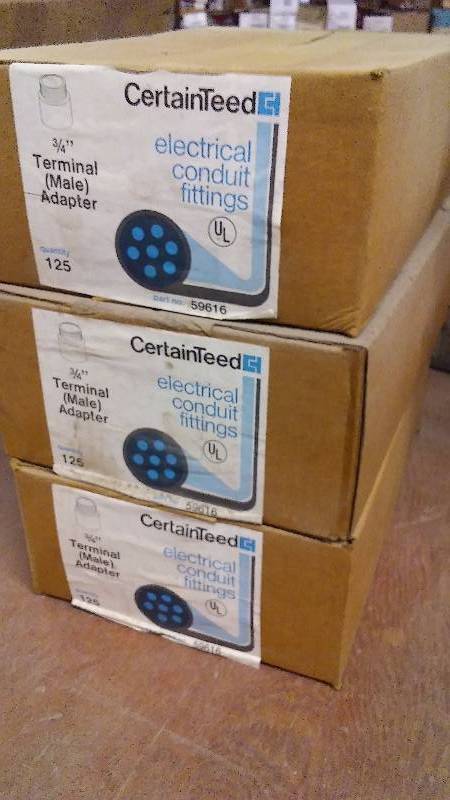 lot 164 image: Certain Teed � Inch Terminal Male Adapter Electric Conduit Fittings, 125 count per case (3)