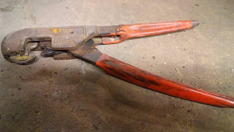 lot 181 image: 12 Inch Cutting Hand Tool