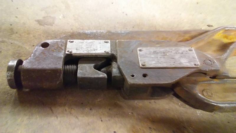 lot 184 image: Burndy, Adjustable Terminal Wrench MY29-3, 22 inches long