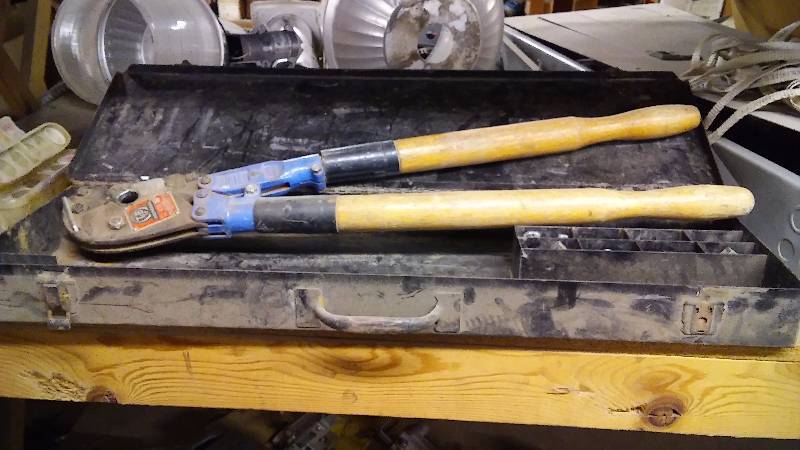 lot 185 image: Interchangeable Head Crimping Tool, T & B Engineered, Cat. No UT5 W