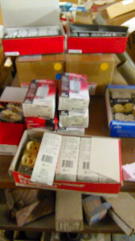 lot 193 image: Outlets (7 doz. approx.) White and IvoryBone