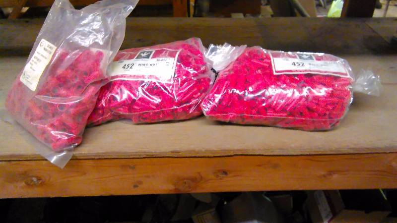 lot 199 image: Wire Nuts � Red (approx. 1300)