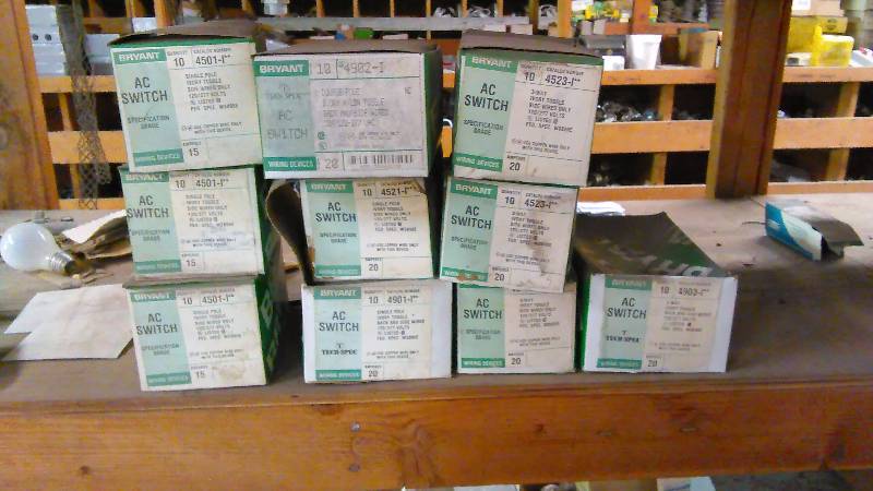 lot 208 image: Single, Double and 3-way Switches � Ivory (approx. 100)