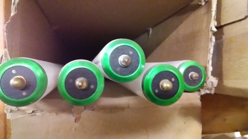 lot 219 image: Florescent Lightbulbs 9 approx. 3 doz.