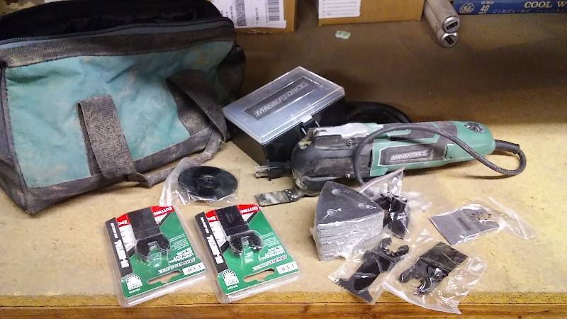 lot 223 image: Master Force Variable Speed Utility Saw � tested and works, new blades, and bag