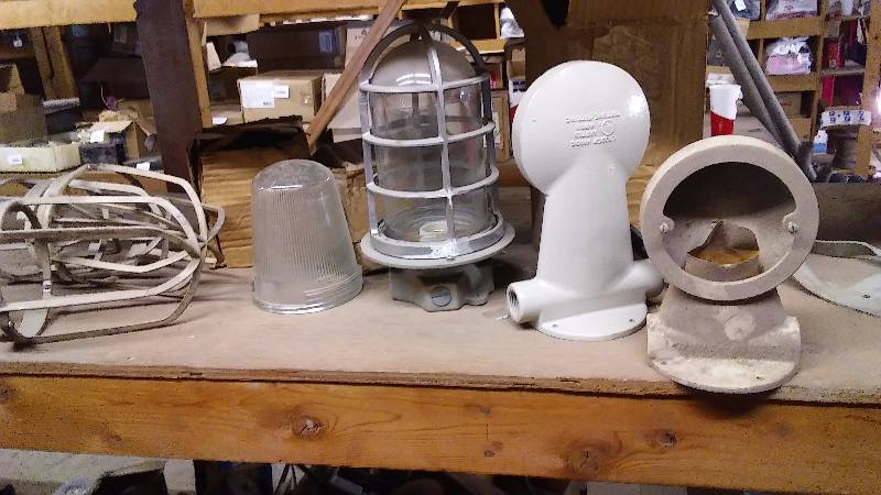 lot 238 image: Vintage Lighting Fixtures � New old Stock VXB11